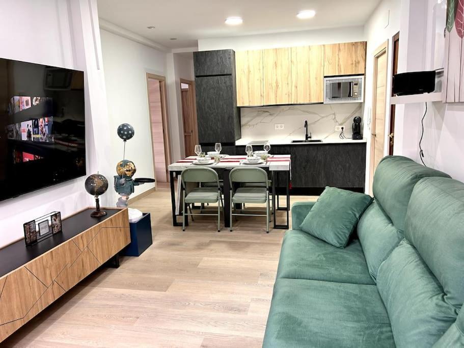 Lujo 10 Pax Proyector, Maquina Arcade Y Patinetes Apartament