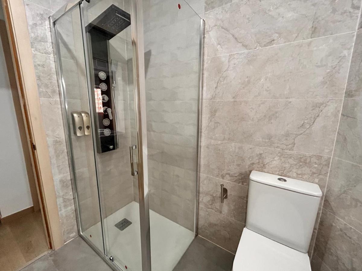 Lujo 10 Pax Proyector, Maquina Arcade Y Patinetes Apartament *